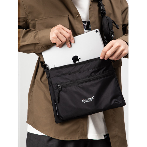 超輕量化 手機iPad平板電腦包上班通勤機能簡約單肩斜後後背包機能感