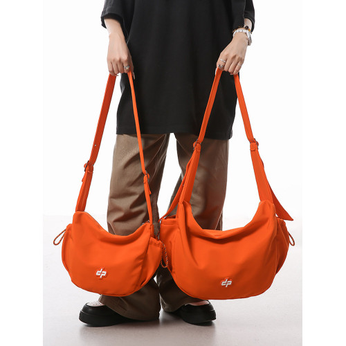 包包女外出旅行斜後後背包戶外騎行包大容量單肩包餃子包休閒後後背包男款 包包女外出旅行斜後後背包戶外騎行包大容量單肩包餃子包休閒後後背包男款