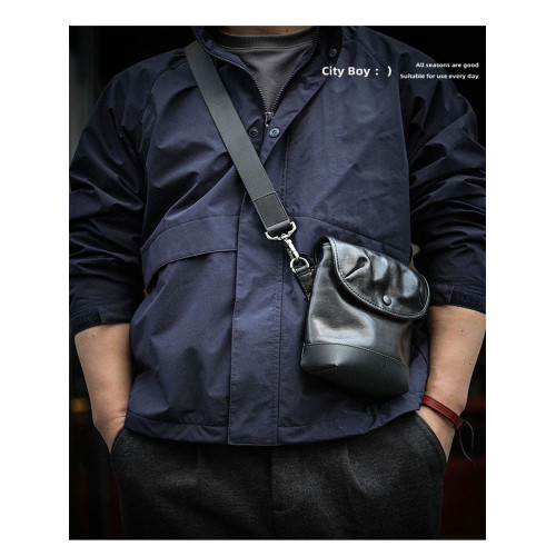 2025新款佐也原創輕便隨身迷你小包潮牌真皮男士手機包單肩斜後後背包