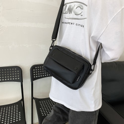 嘻哈斜後後背包男ins潮小包日系潮牌挎包休閒後後背包街頭潮流皮質單肩包