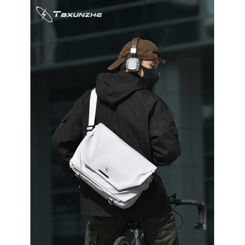 二代阿波羅2斜後後背包男士單肩後後背包上班通勤機能郵差包筆記型電腦包