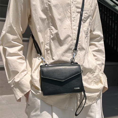 韓國PU皮男包小後後背包男士橫款商務單肩包斜後後背包公文包青年磁釦款