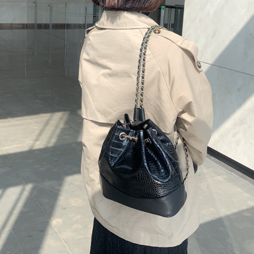 休閒雙肩包包女2024新款潮時尚鏈條多功能後後背包百搭大容量單肩包