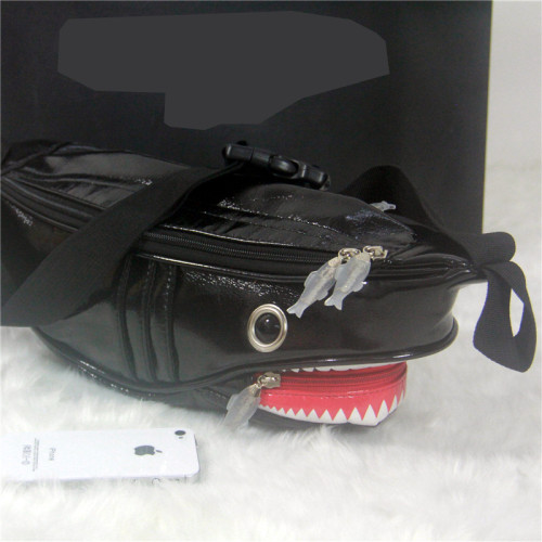 新款韓版迷彩帆布男女包包單肩斜後後背包小包潮流防水鯊魚胸包