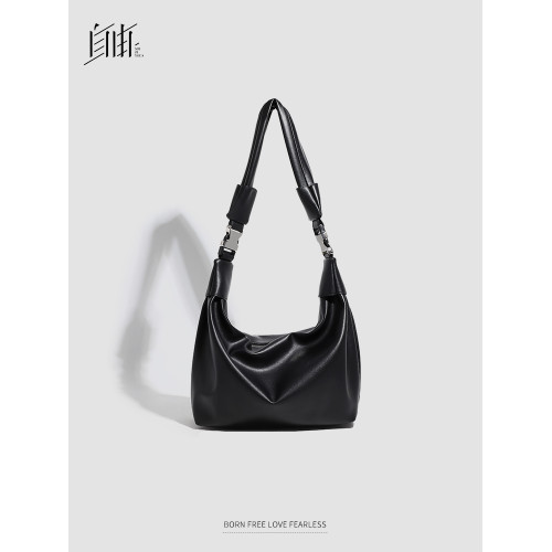 是自由啊 慵懶設計感男女包斜後後背包2026新款簡約休閒大容量餃子包