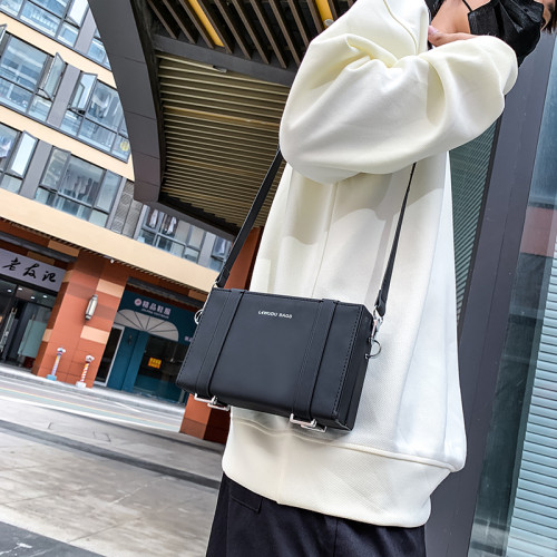 2025新款斜後後背包硬殼小方包男潮牌手機盒子包男士包包個性小挎包