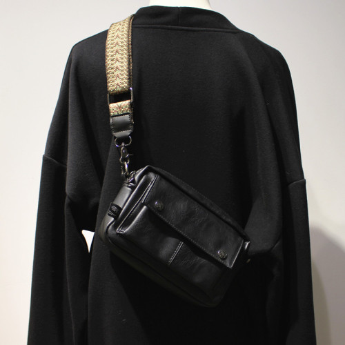 2025潮牌新款時尚胸包小方包 皮質單肩包街頭小挎包手機包斜後後背包