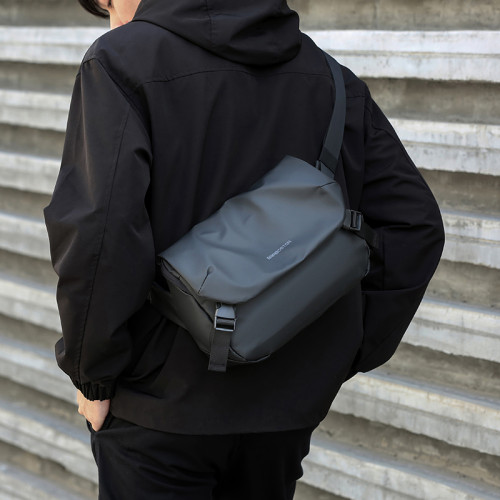斜後後背包男休閒機能男士多功能斜後後背包潮牌單肩包騎行郵差挎包男後後背包