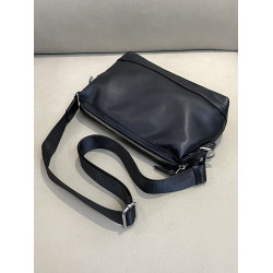 潮牌男士斜後後背包日韓時尚單肩包軟皮男女休閒小包防水耐磨手拿包