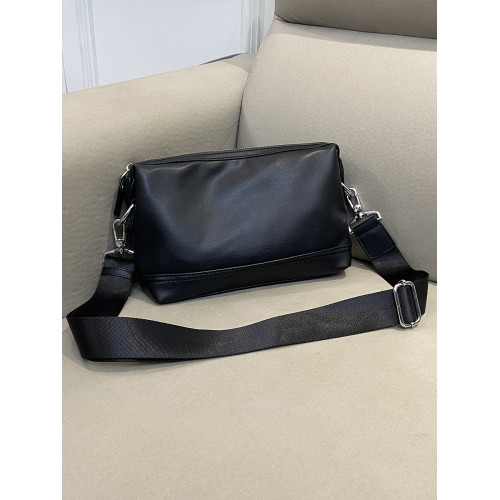 潮牌男士斜後後背包日韓時尚單肩包軟皮男女休閒小包防水耐磨手拿包