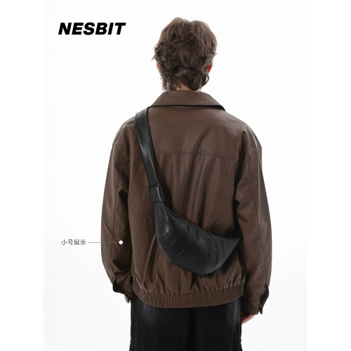 法式小衆設計師餃子包男生潮牌胸包斜後後背包可頌牛角包皮質男包大包