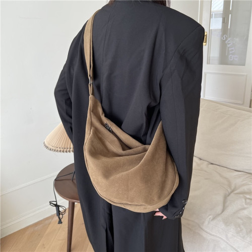 大容量斜後後背包運動餃子包學生上課單肩包健身後後背包慵懶風港風托特包 大容量斜後後背包運動餃子包學生上課單肩包健身後後背包慵懶風港風托特包