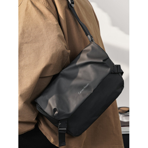 新款潮牌男士牛津布單肩包休閒尼龍帆布斜背後後背包日系潮流小方包潮 新款潮牌男士牛津布單肩包休閒尼龍帆布斜背後後背包日系潮流小方包潮