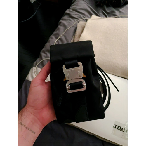 ALYX戰術機能鎖釦手機包10179SM男女情侶簡約休閒束口竪款斜後後背包