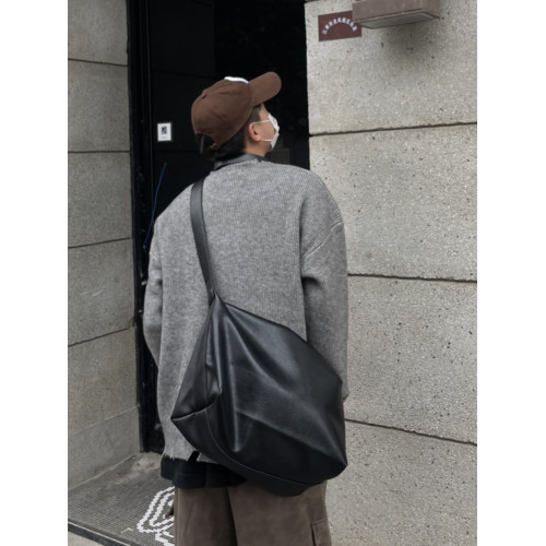 YUEN大容量斜後後背包ins極簡單肩腋下托特包通勤復古挎包中性風男女