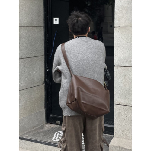 YUEN大容量斜後後背包ins極簡單肩腋下托特包通勤復古挎包中性風男女