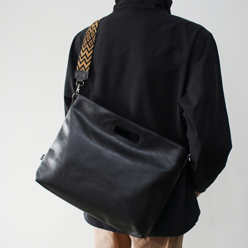 2025潮牌新款軟皮男包斜後後背包托特大包高級感運動風通勤休閒手提包