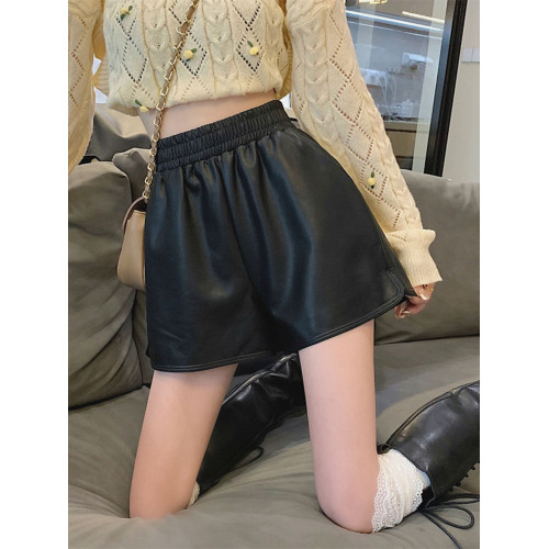 短褲pu皮女2023秋冬季新款大碼寬鬆濶腿顯瘦高腰時尚外穿打底靴褲