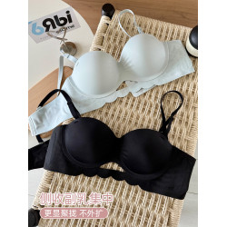 六隻兔子蕾絲內衣女小胸聚攏顯大胸罩無鋼圈收副乳防下垂文胸