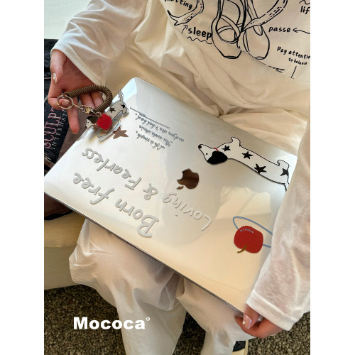 MOCOCA《蘋果斑點小狗》插畫字母簡約進口pc透明亮面硬殼防磕碰適用於Macbook蘋果pro電腦air保護套1314寸