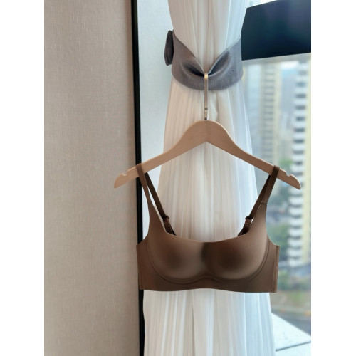 無痕方領裸感小胸聚攏內衣女上托防下垂軟支撐無鋼圈收副乳文胸罩