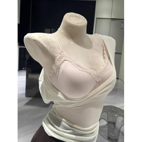 無痕內衣女小胸聚攏顯大2025新款收副乳防下垂細肩帶吊帶蕾絲文胸