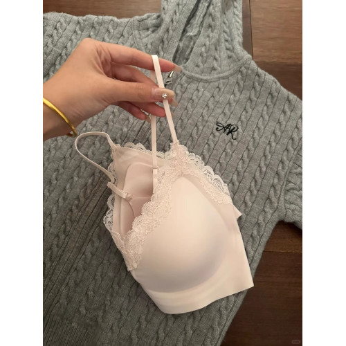 無痕內衣女小胸聚攏顯大2025新款收副乳防下垂細肩帶吊帶蕾絲文胸