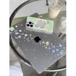 汪三嵗「音符少女」韓風MacBook保護殼蘋果筆電2025款M4pro14寸16寸air13寸M1/M2/M3保護套配件鐳射彩繪殼