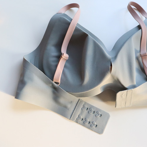 小胸顯大!乳膠聚攏文胸無鋼圈加厚收副乳不空杯光面無痕內衣夏季