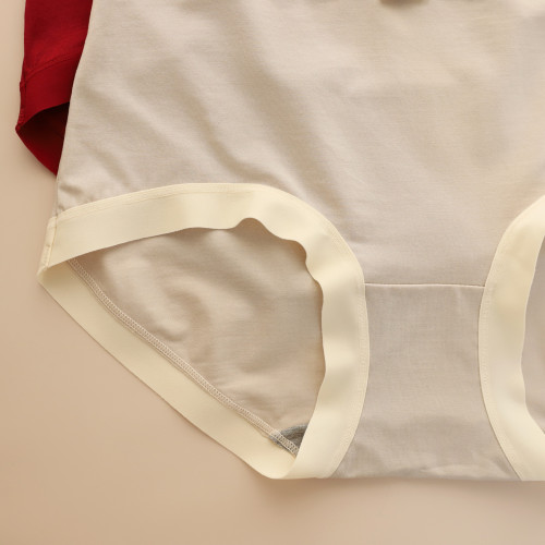 彩田超舒適新色紅內褲女簡約無痕包臀基礎日常四季中腰高腰加大碼