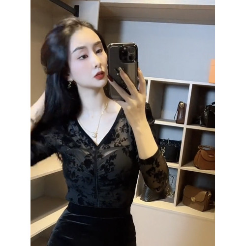 復古植絨印花長袖T恤女2024春季新款性感V領網紗小衫內搭緊身上衣