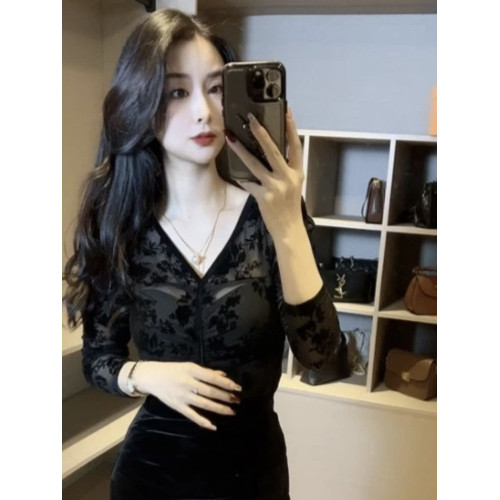 復古植絨印花長袖T恤女2024春季新款性感V領網紗小衫內搭緊身上衣