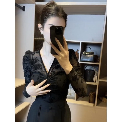 復古植絨印花長袖T恤女2024春季新款性感V領網紗小衫內搭緊身上衣