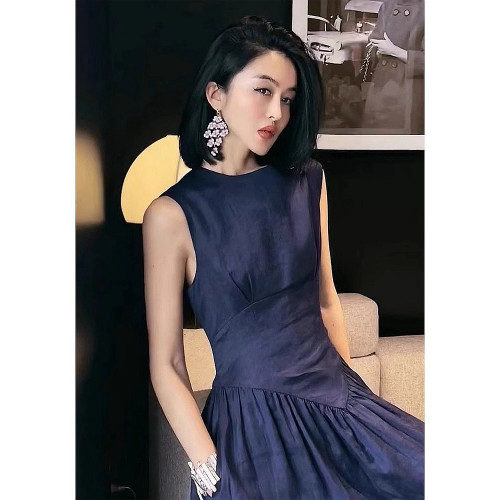 專櫃撤櫃2026夏季新款復古赫本風高級收腰顯身材藏藍色無袖連衣裙