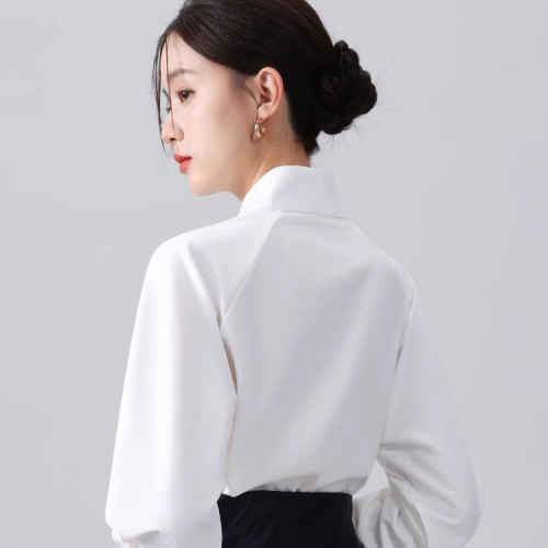 搭配馬面裙的漢服襯衫上衣女春秋季新款國風新中式超仙的別致小衫