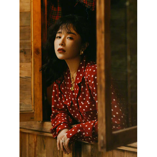 闞清子明星同款波點酒紅色襯衫女2025新款復古港風甜美西裝領襯衣