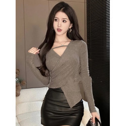 今年流行不規則長袖T恤女2025秋冬新款交叉V領修身顯瘦性感打底衫
