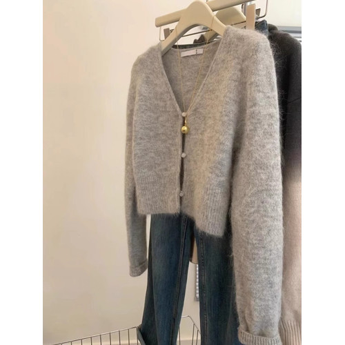 一線大牌剪標餘單浣熊絨v領短款毛衣開衫女復古灰色針織外套