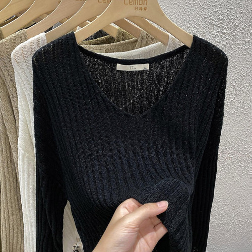 2025秋季新款法式薄款針織衫女慵懶風寬鬆洋氣鏤空V領打底衫上衣