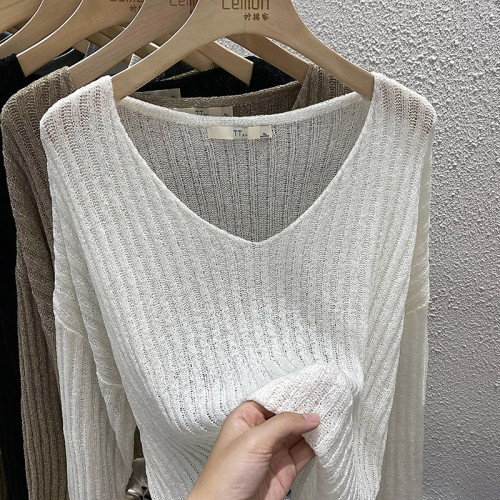 2025秋季新款法式薄款針織衫女慵懶風寬鬆洋氣鏤空V領打底衫上衣