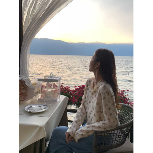 Turn right/陳大腿 法式印花開衫女春季百搭氣質紐釦碎花隨性上衣