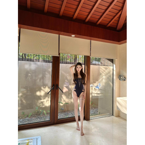 OUTFlT 海島度假風辣妹鏤空連體泳衣女2025新款修身顯瘦沙灘泳裝