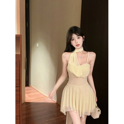 千金風精緻生日小禮服高級感蕩領掛脖不規則飄帶修身連衣裙女夏季