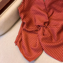 自畱爆款推薦~辣妹紅色扭結波點襯衫背心女2026夏甜辣掛脖小上衣