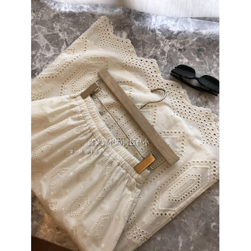 真的巨好看~很溫柔！！法式重工縷空刺綉氣質襯衫+松緊腰半身裙女