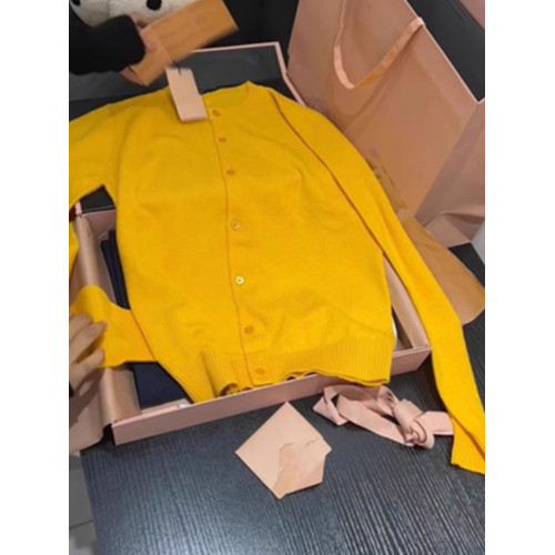 歐洲站高級大牌黃色針織開衫女秋冬季高級感洋氣漂亮毛衣外套