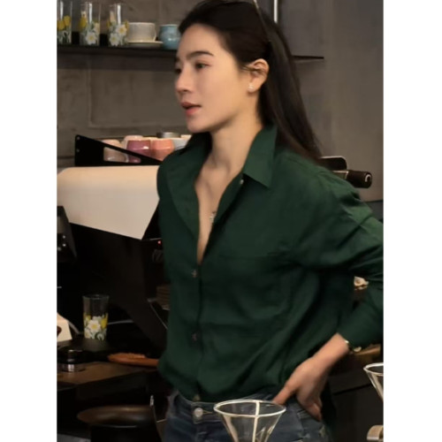 法式V領綠色襯衫女夏季高級感氣質寬鬆通勤職業襯衣時尚洋氣上衣