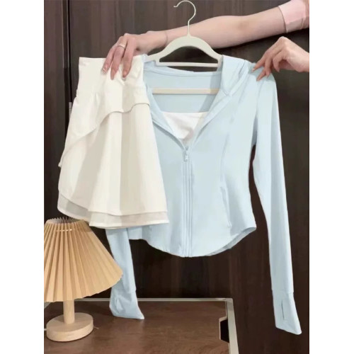 奶藍色修身防曬遮陽上衣女款夏季2025新款冰絲開衫baby藍外套收腰