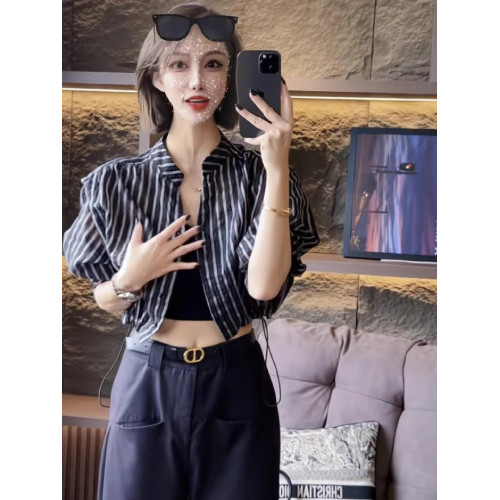黑色條紋短款襯衫女夏季歐貨設計感小衆上衣洋氣減齡長袖防曬外套