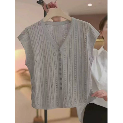 今年流行的V領短袖T恤女短款鏤空冰絲針織衫薄款時尚洋氣小衫上衣